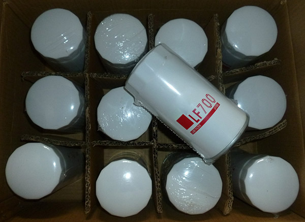 Oil Filter LF700 Packing